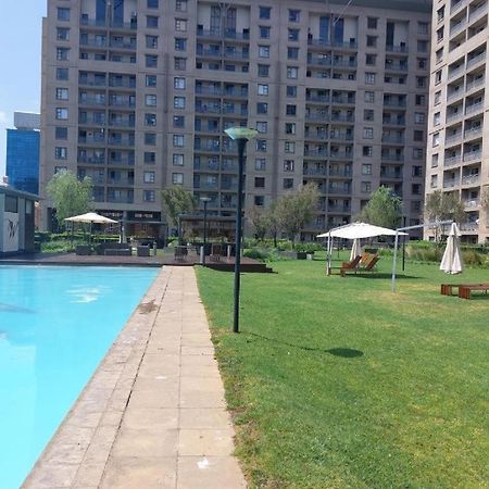 Prestige Apartments Sandton at Westpoint Johannesburg Exterior foto